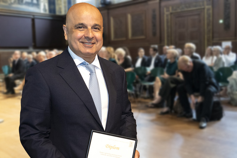 Professor Messoud Ashina modtog 21. juni Kirsten og Freddy Johansens Lægevidenskabelige Kliniske Forskerpris 2023. Foto: Jacob Lejbach Sørensen, Københavns Universitet